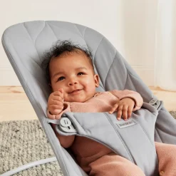 BabyBjörn Bliss Skråstol Woven Bladmønstret Quilt, Lysegrå