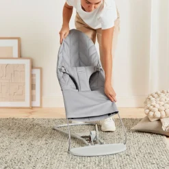 BabyBjörn Bliss Skråstol Woven Bladmønstret Quilt, Lysegrå