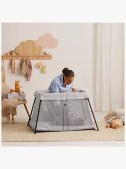 BabyBjörn Light Weekendseng, Silver inkl Overtrækslagen