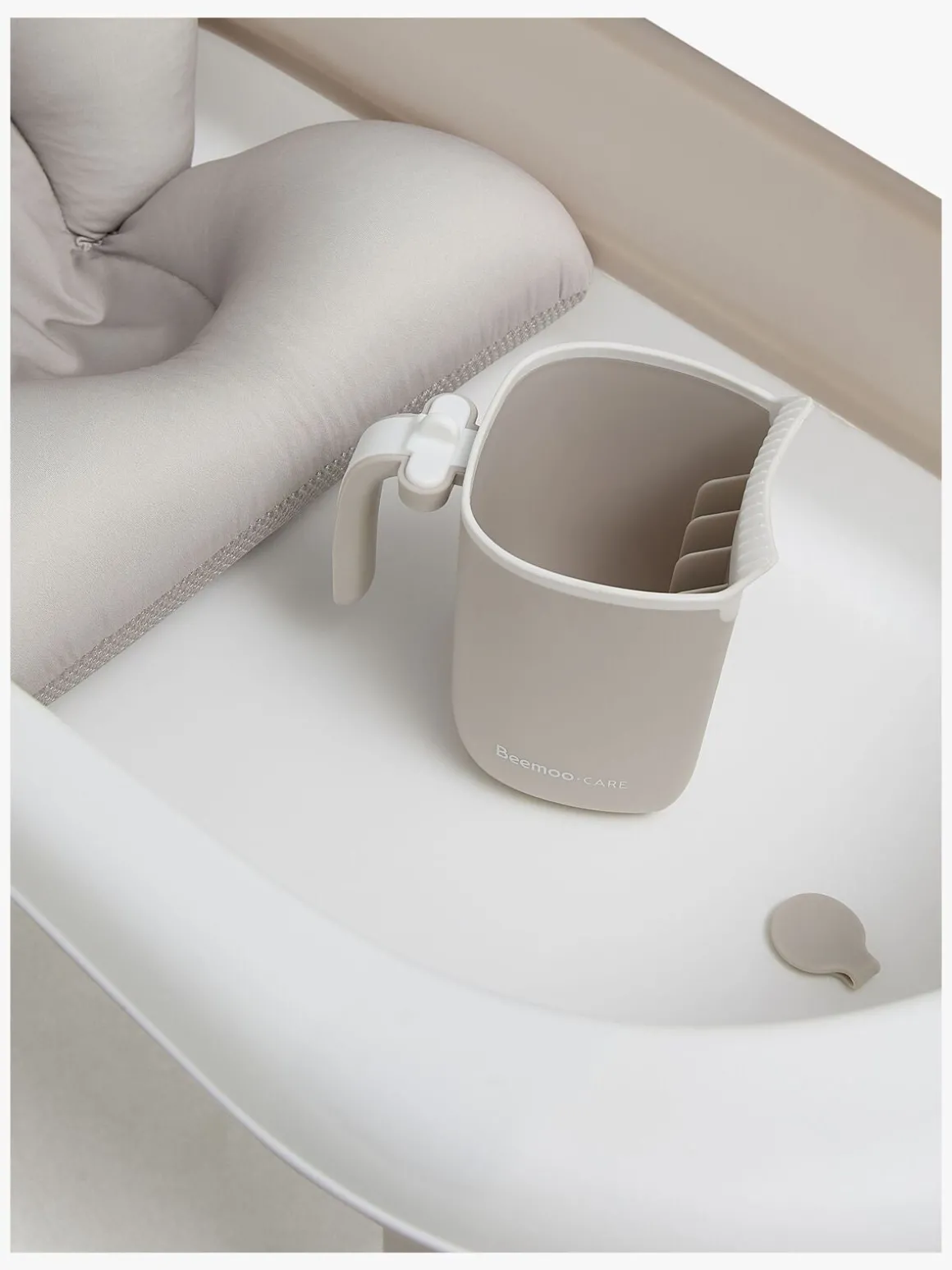 Beemoo CARE Assist Badekar inkl. Badestøtte & Skyllekande, Beige