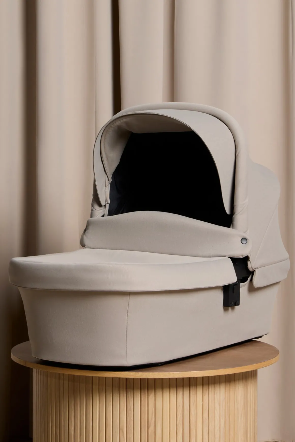 Beemoo Pro Twist Duovogn Inkl. Cybex Aton B2 Autostol Baby & Base, Latte Beige/Volcano Black