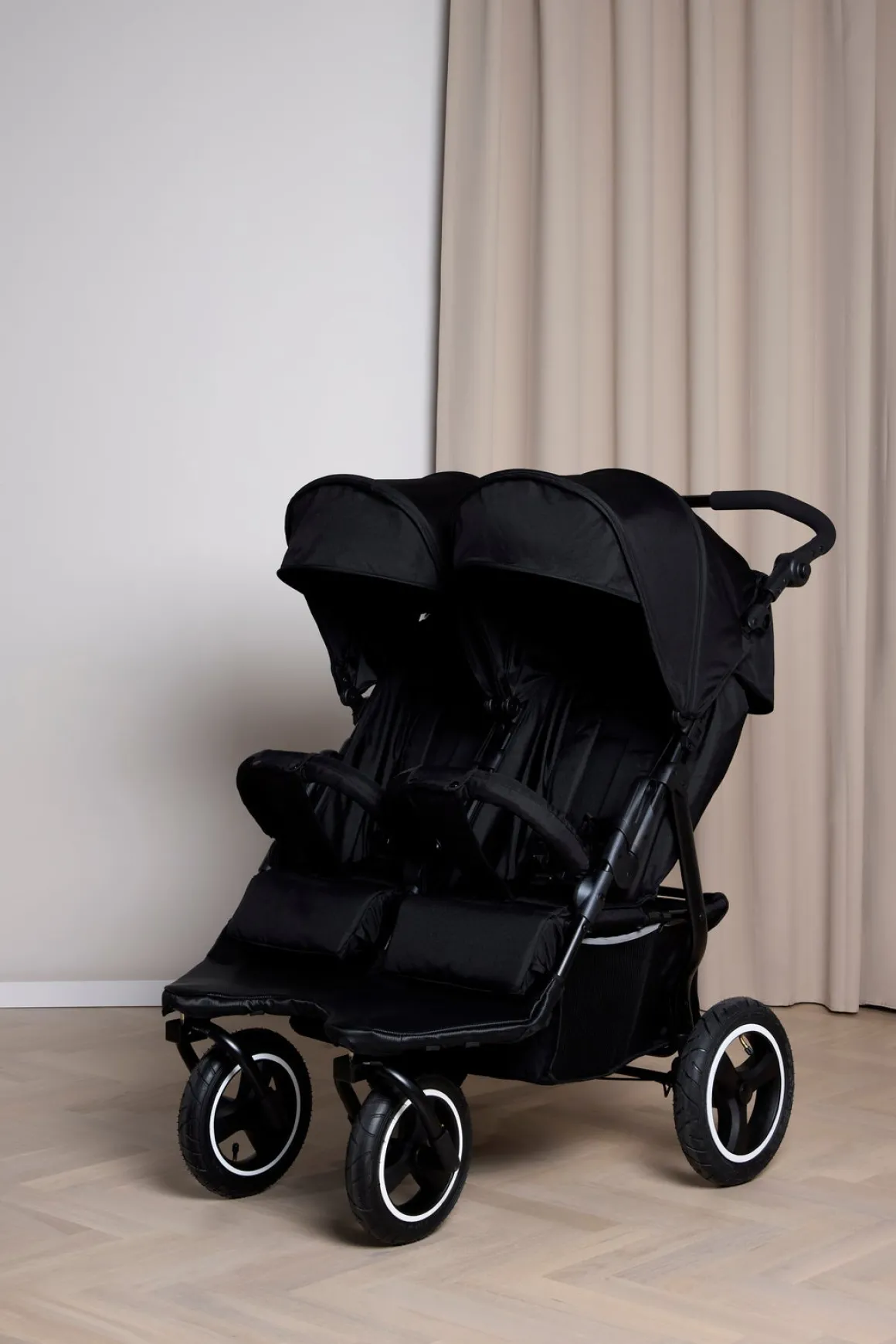 Beemoo Swing Søskendevogn, Black