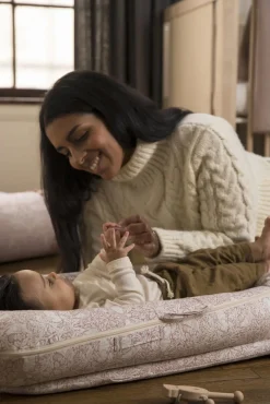 DockATot Deluxe+ Babynest, Brer Rabbit Pink