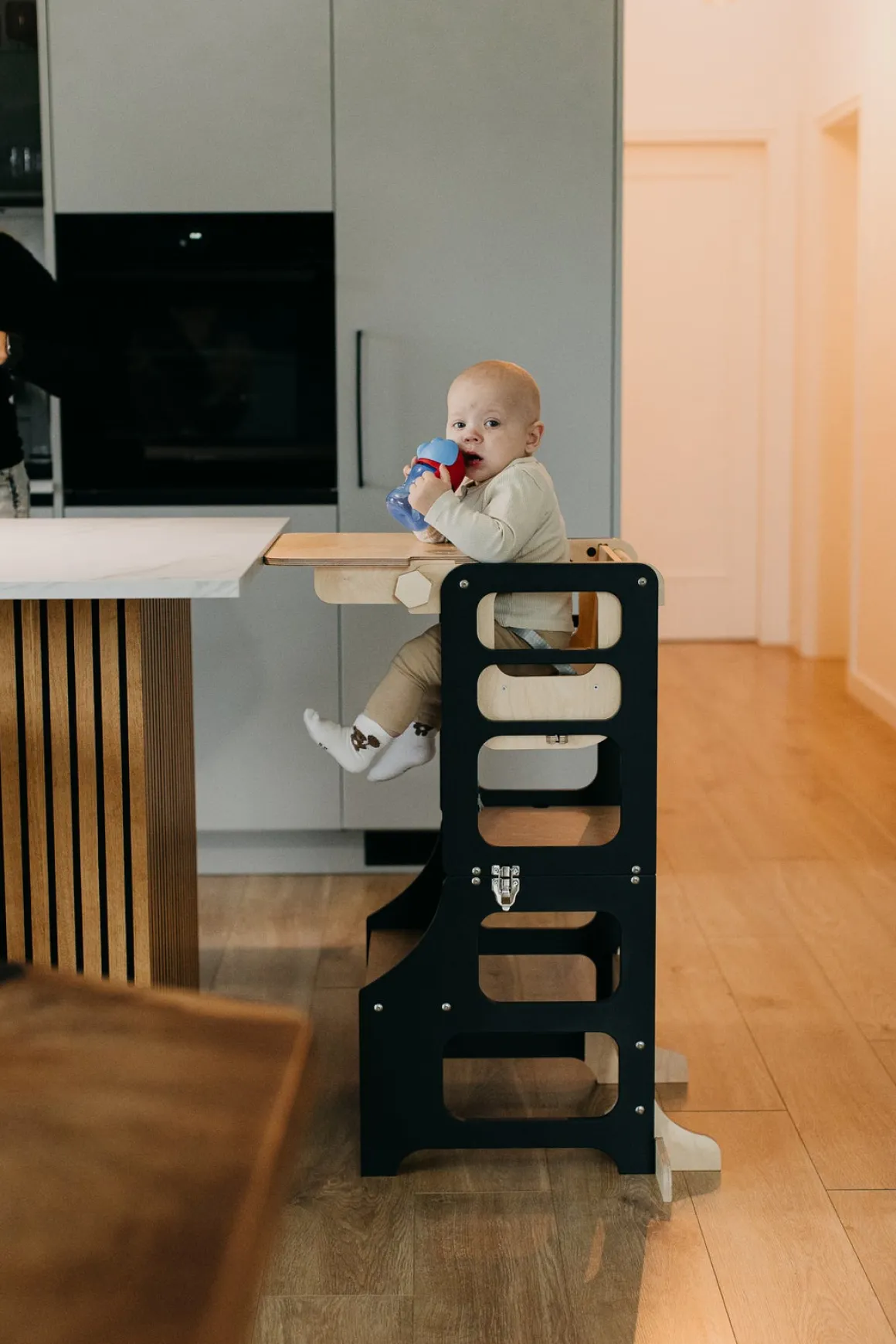 Duck Woodworks 3-i-1 Sammenklappeligt Læringstårn med Højstol, Sort