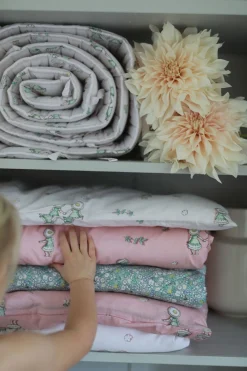 Elsa Beskow Blomsterfesten Sengesæt 150 x 210, Pink