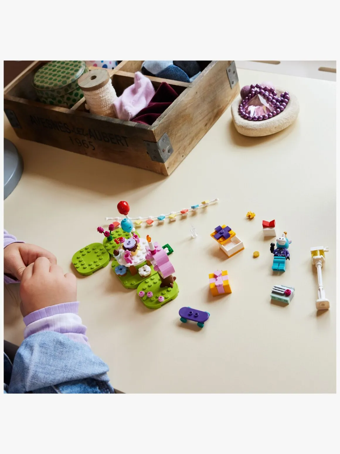 LEGO Animal Crossing 77046 Fødselsdagsfest for Julian