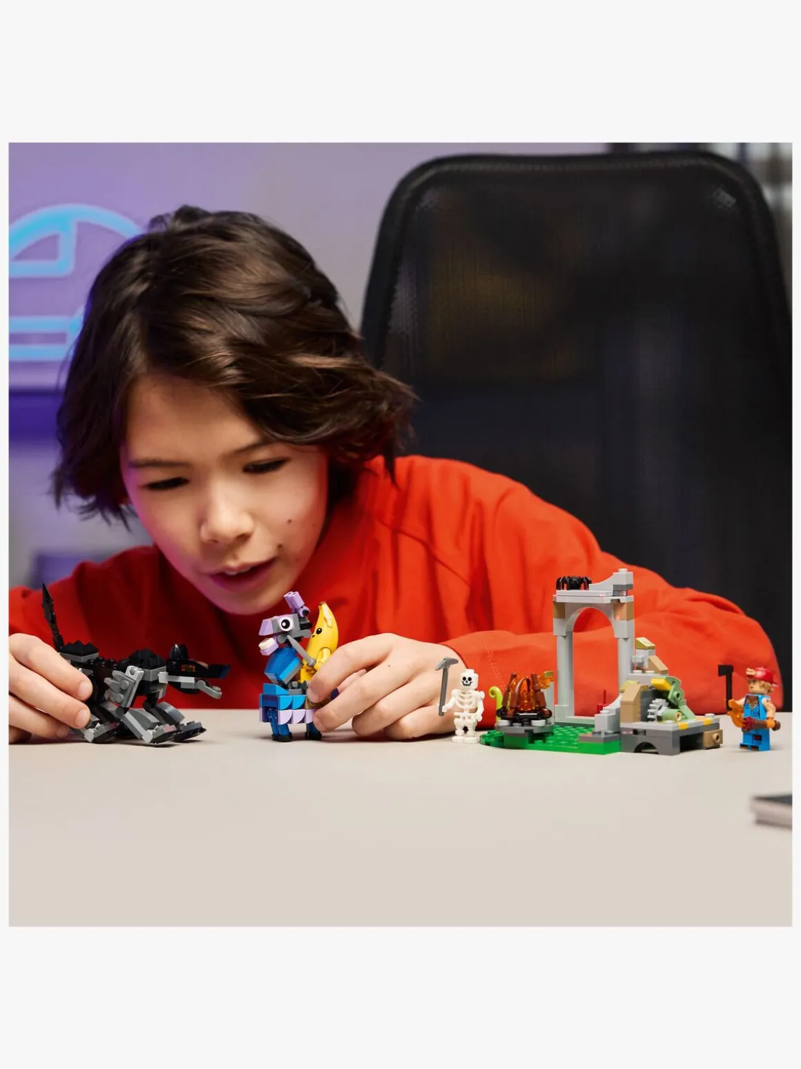 LEGO Fortnite 77075 Peely og Sparkplugs lejr