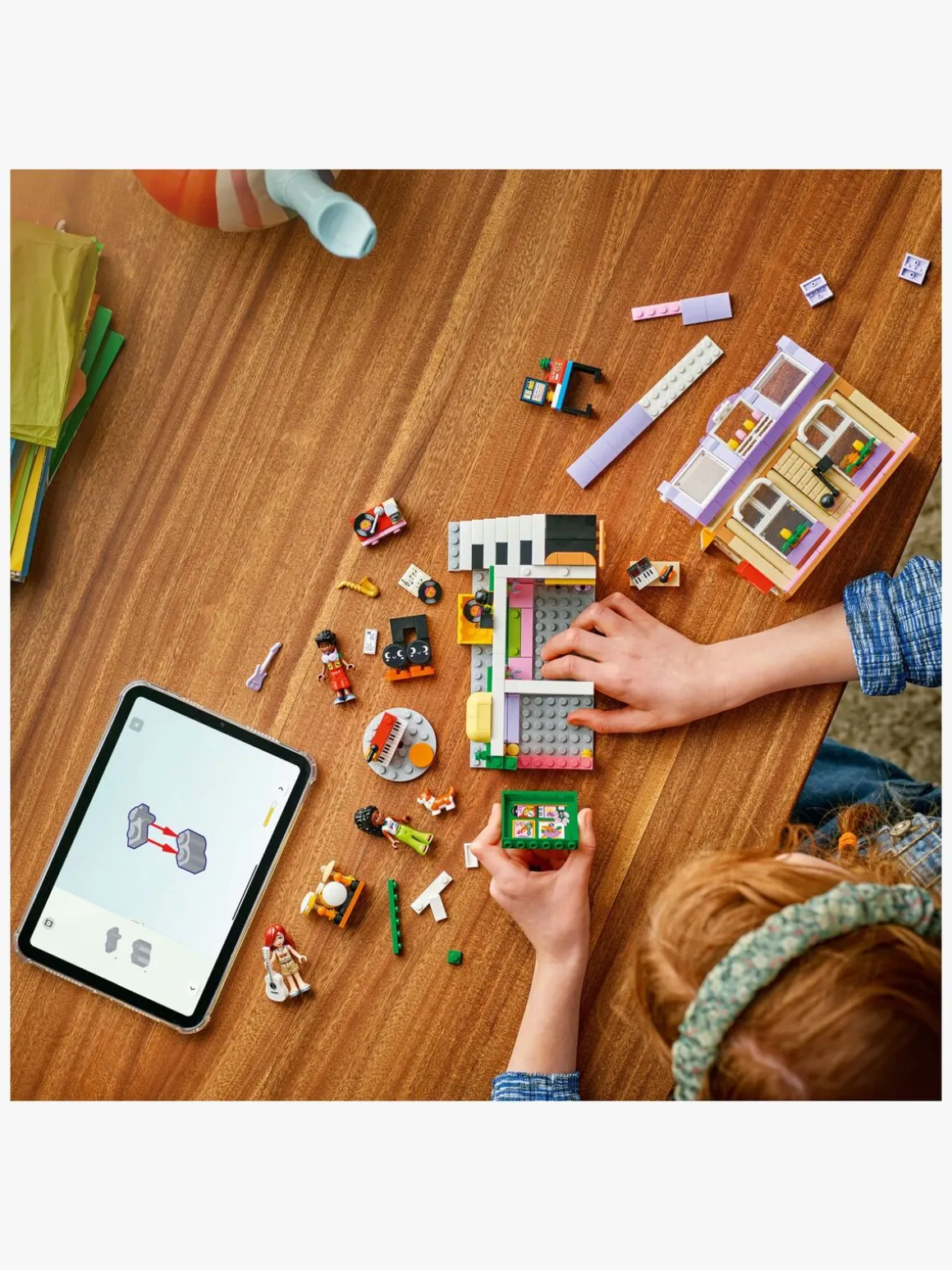 LEGO Friends 42653 Musikbutik og lejlighed