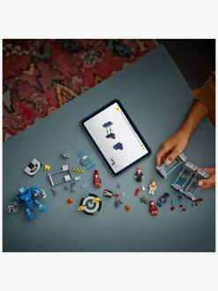 LEGO Super Heroes 76315 Iron Mans laboratorium: Dragtgalleriet