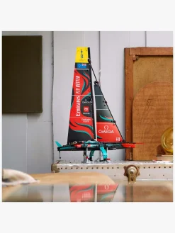 LEGO Technic 42174 Emirates Team New Zealand AC75-yacht