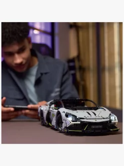 LEGO Technic 42214 Lamborghini Revuelto-supersportsvogn