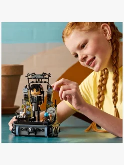 LEGO Wednesday 76780 Wednesday Addams-figur