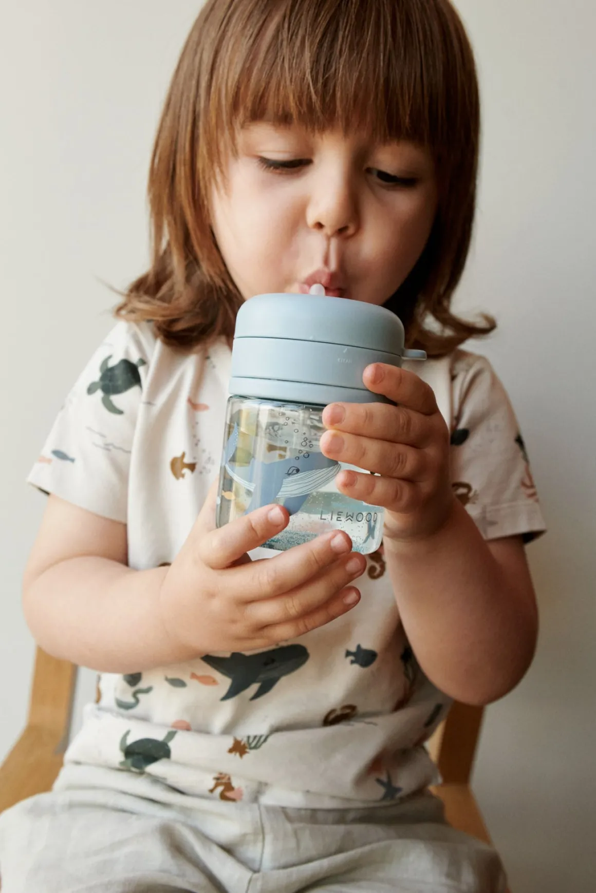 LIEWOOD Pavia Tritan Sugerørskop 280 ml, Sea Creature/Sandy