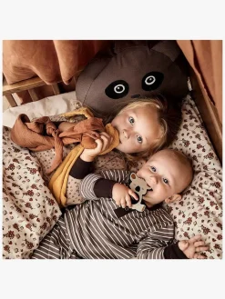 nuuroo Bana Pude Panda, Falcon