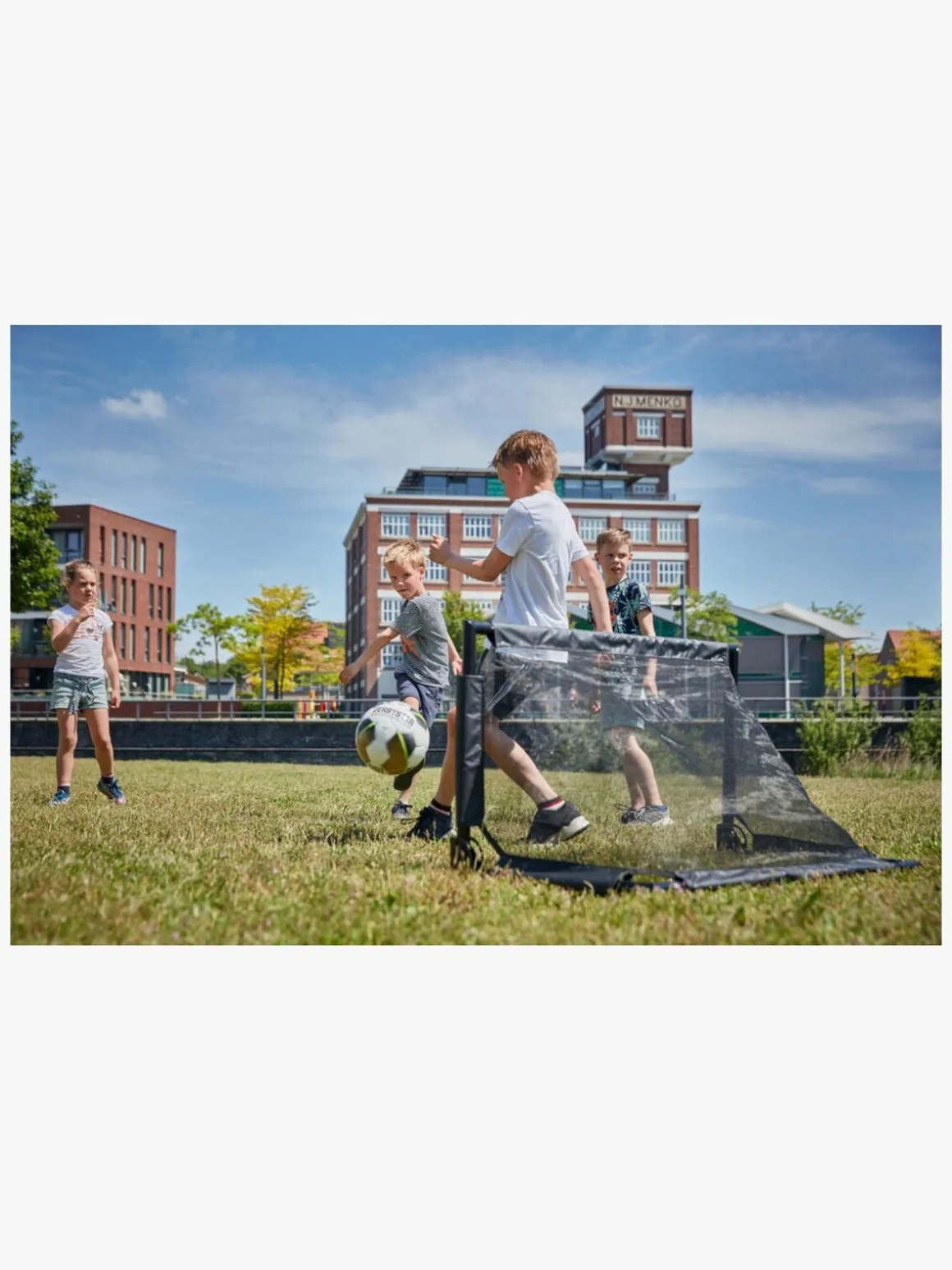 Salta Sammenklappelige Fodboldmål, Sort