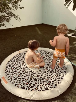 Swim Essentials Sprinkler Legetæppe, Safari Chique Beige