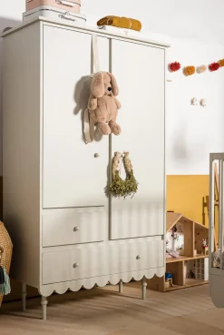 Wood Luck Babushka Garderobeskab, Olive